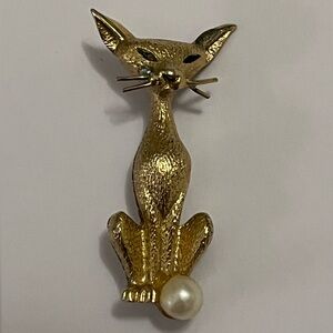 Vintage Marcel Boucher 7871 Siamese Cat Genuine Pearl Pin Brooch Gold Tone